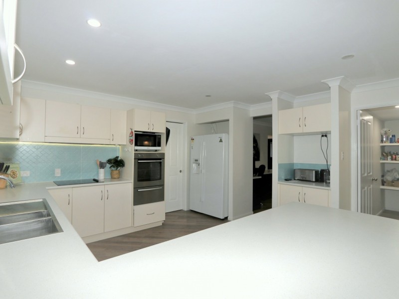 11 Tineele Place, Emerald QLD 4720