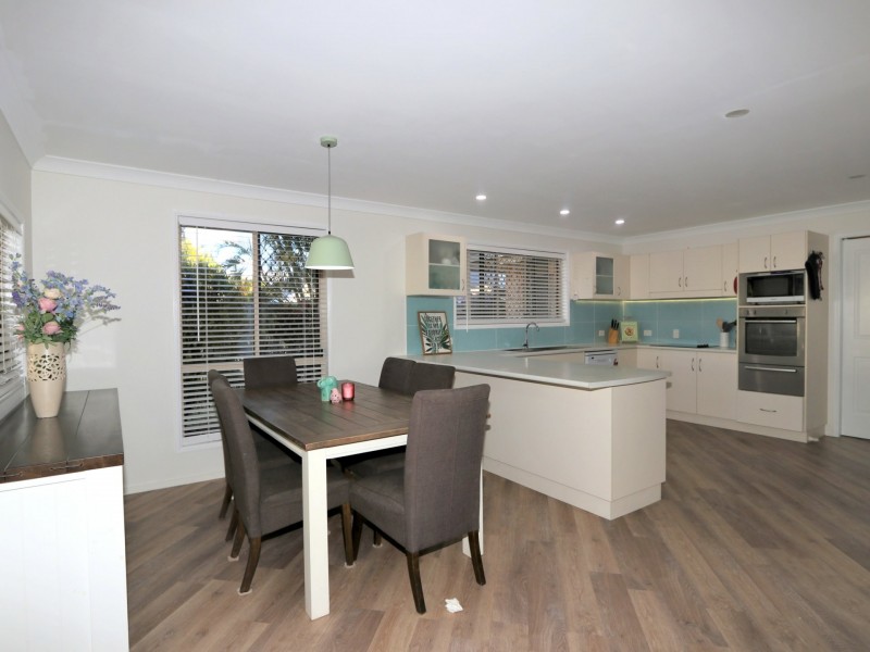 11 Tineele Place, Emerald QLD 4720