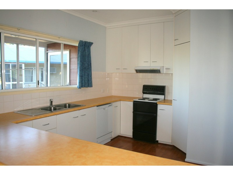 6 Roseanne Road, Emerald QLD 4720