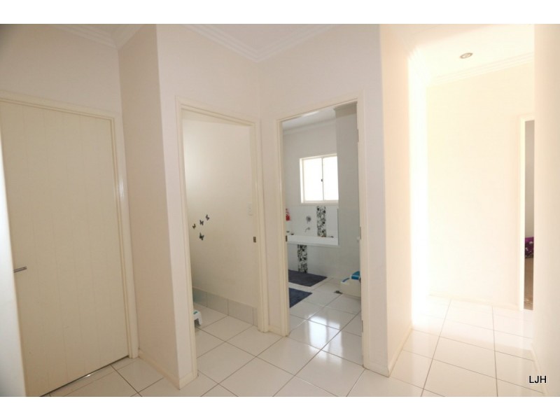 1/62 Gladstone Street, Emerald QLD 4720