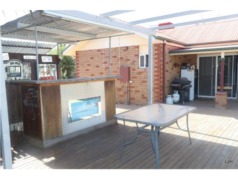 1 Baldwin Street, Emerald QLD 4720