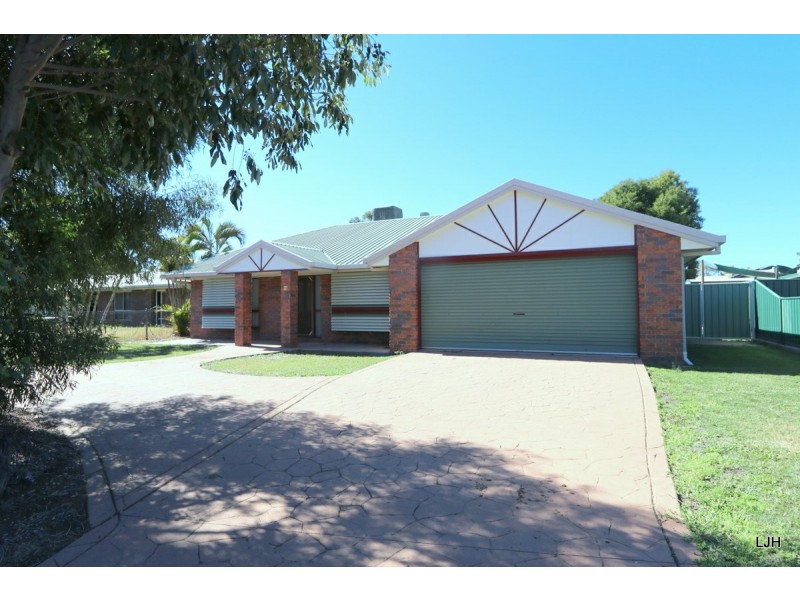 52 Staal Cr, Emerald QLD 4720
