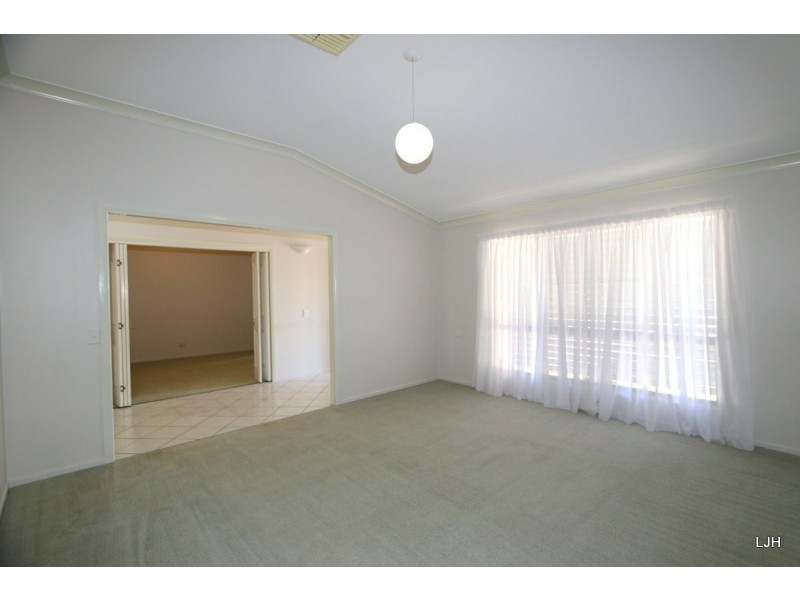 52 Staal Cr, Emerald QLD 4720