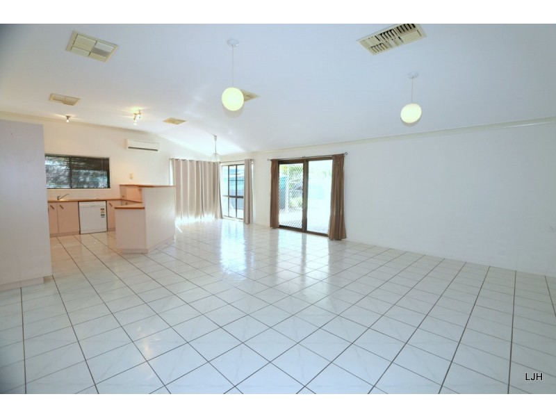 52 Staal Cr, Emerald QLD 4720