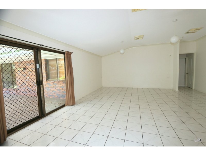 52 Staal Cr, Emerald QLD 4720