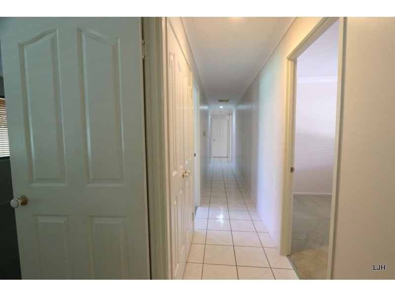 52 Staal Cr, Emerald QLD 4720