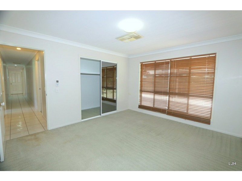 52 Staal Cr, Emerald QLD 4720