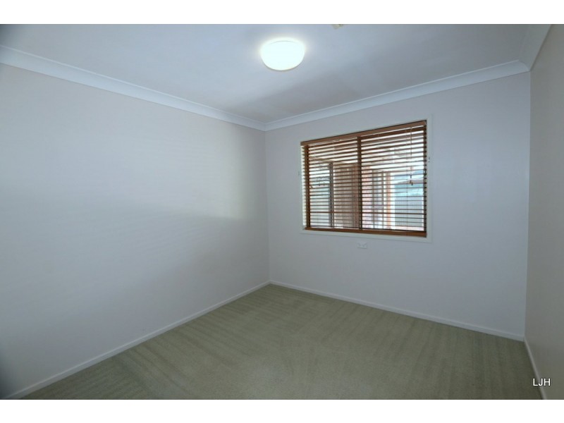 52 Staal Cr, Emerald QLD 4720