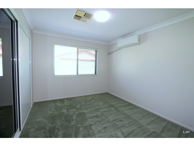 52 Staal Cr, Emerald QLD 4720