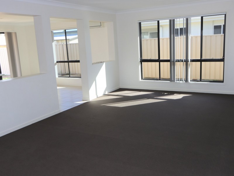 10 Jade Street, Emerald QLD 4720