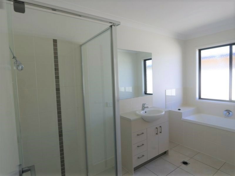 10 Jade Street, Emerald QLD 4720