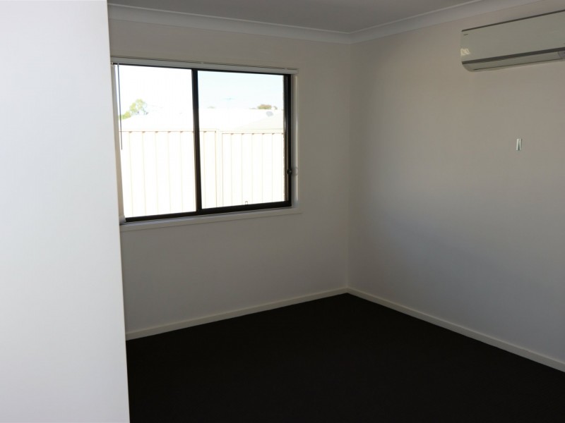 10 Jade Street, Emerald QLD 4720