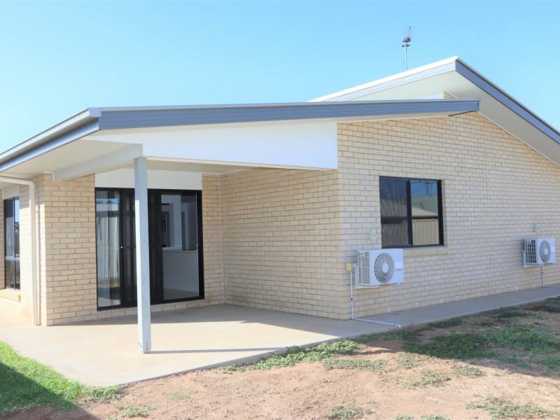 10 Jade Street, Emerald QLD 4720