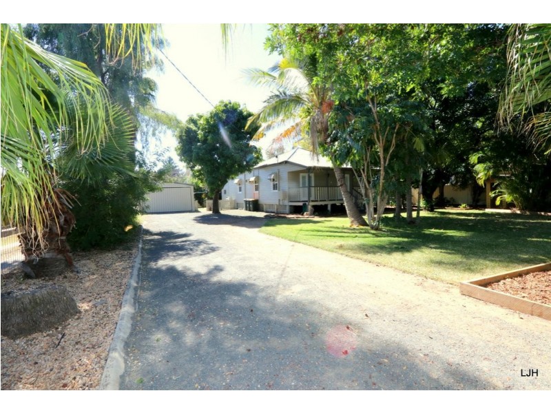 6 Little St, Emerald QLD 4720
