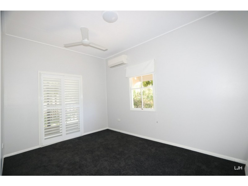 6 Little St, Emerald QLD 4720