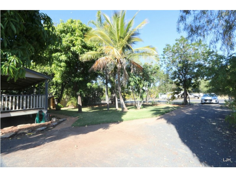 6 Little St, Emerald QLD 4720