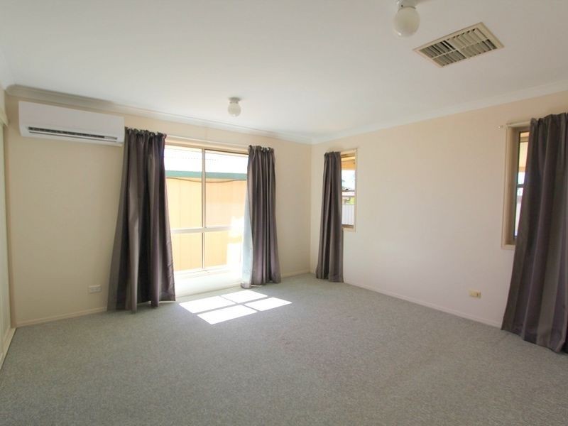 24 Jeppesen Drive, Emerald QLD 4720