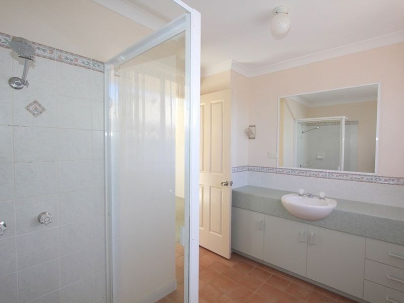 24 Jeppesen Drive, Emerald QLD 4720
