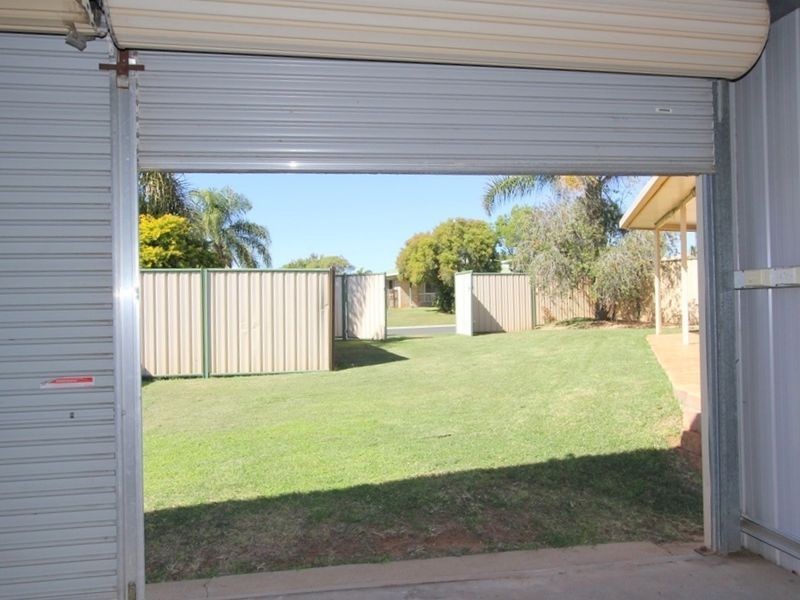 24 Jeppesen Drive, Emerald QLD 4720