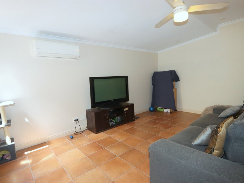 24 Barry Street, Emerald QLD 4720