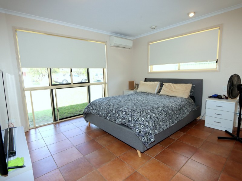 24 Barry Street, Emerald QLD 4720