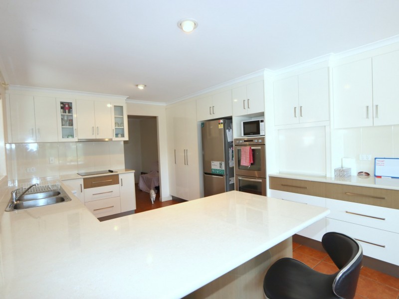 24 Barry Street, Emerald QLD 4720