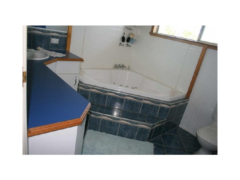 8 Easten Street, Capella QLD 4723