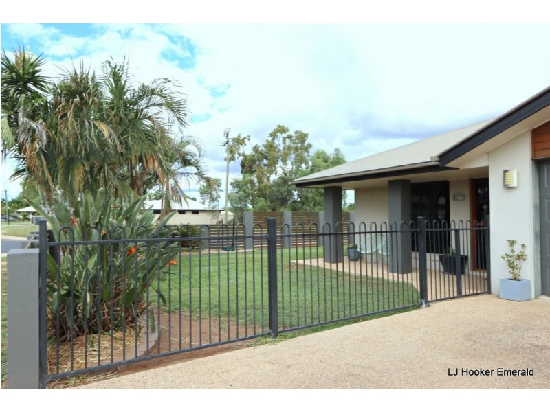 24 Crinum Crescent, Emerald QLD 4720