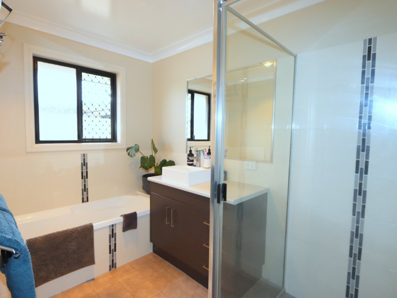 24 Crinum Crescent, Emerald QLD 4720