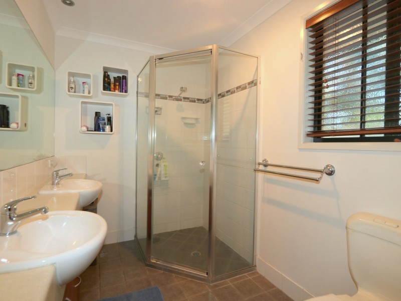 8 Dodd Drive, Emerald QLD 4720