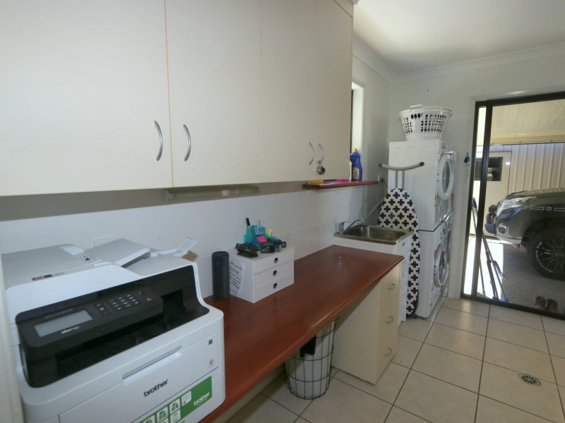 8 Dodd Drive, Emerald QLD 4720