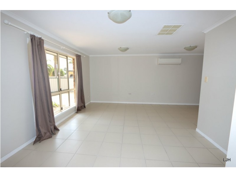 20 Louisa Crt, Emerald QLD 4720