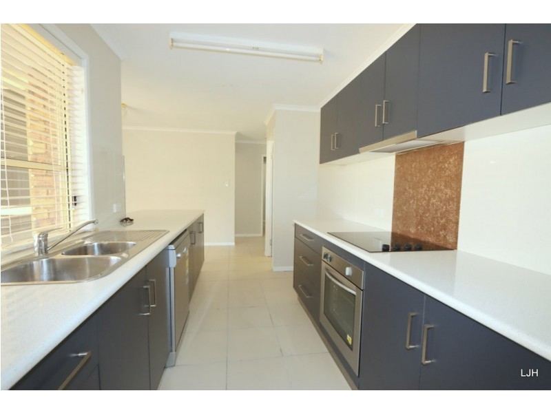 20 Louisa Crt, Emerald QLD 4720