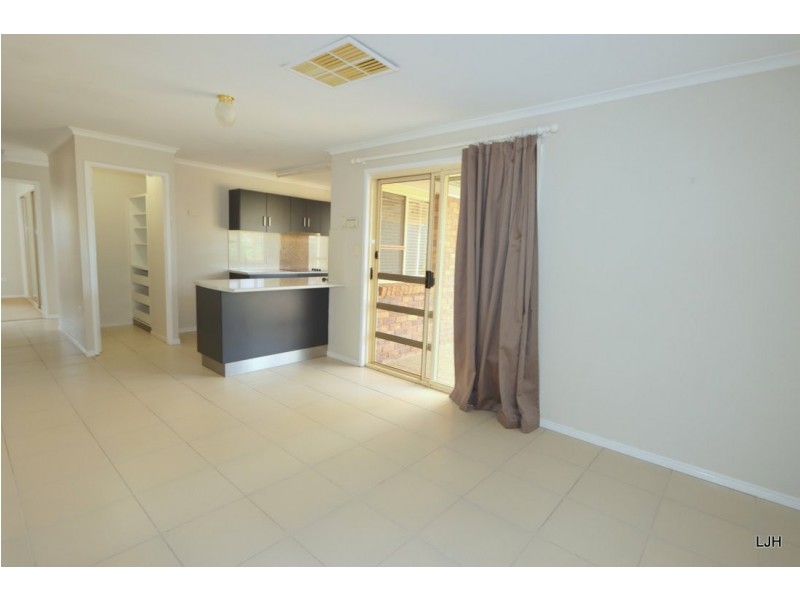 20 Louisa Crt, Emerald QLD 4720