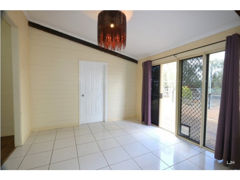 28 Silica Road, Emerald QLD 4720