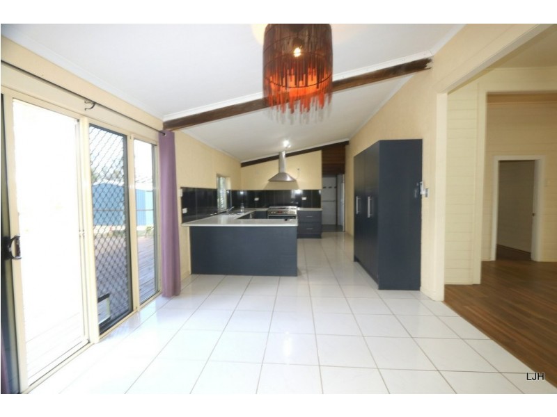 28 Silica Road, Emerald QLD 4720