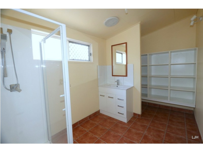 28 Silica Road, Emerald QLD 4720