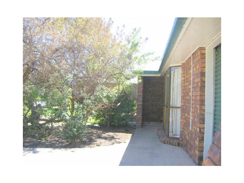 20 Colleen Avenue, Emerald QLD 4720