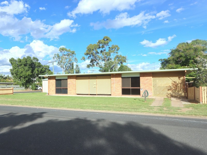 114 Ruby Street, Emerald QLD 4720