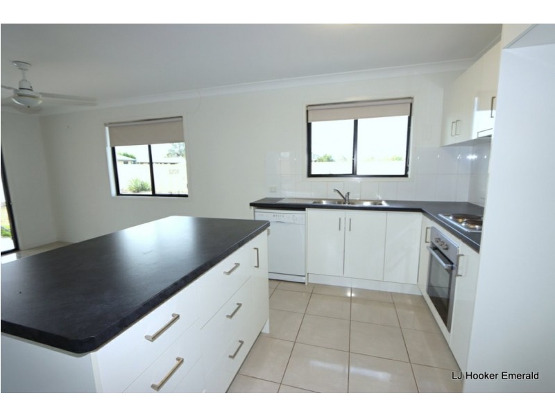 15 Easton Street, Emerald QLD 4720