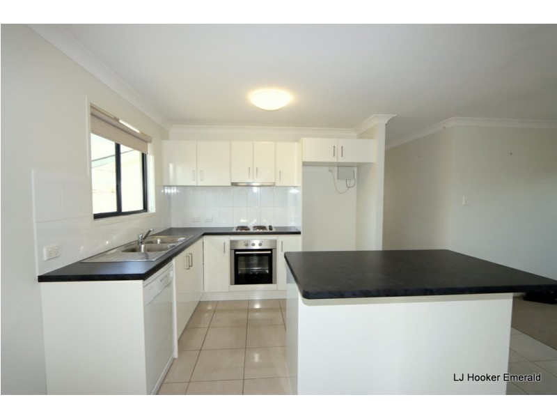 15 Easton Street, Emerald QLD 4720