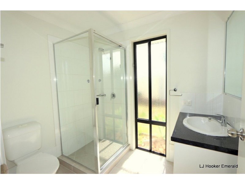 15 Easton Street, Emerald QLD 4720