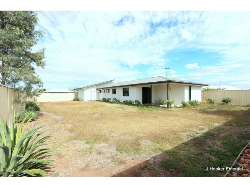15 Easton Street, Emerald QLD 4720