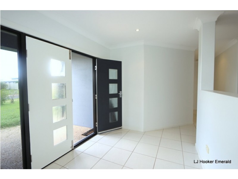 16 Rogers Street, Emerald QLD 4720