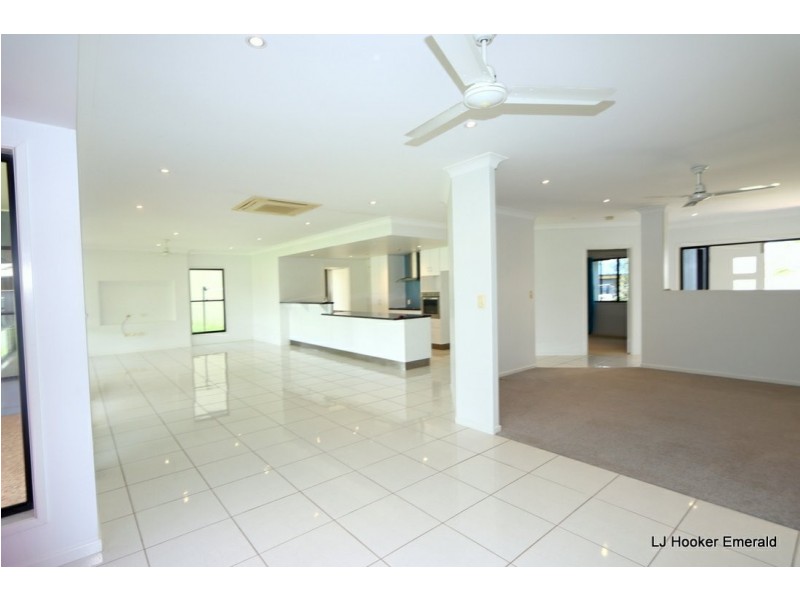 16 Rogers Street, Emerald QLD 4720