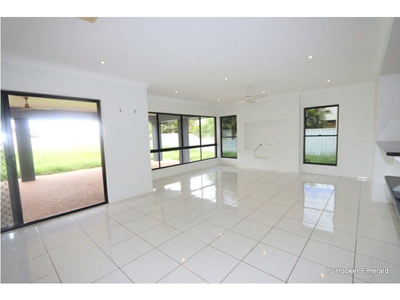 16 Rogers Street, Emerald QLD 4720