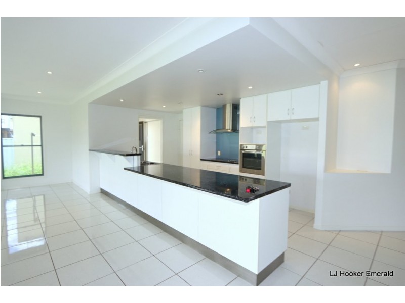 16 Rogers Street, Emerald QLD 4720