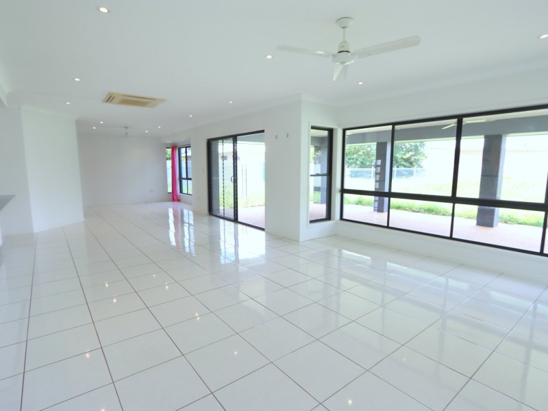 16 Rogers Street, Emerald QLD 4720