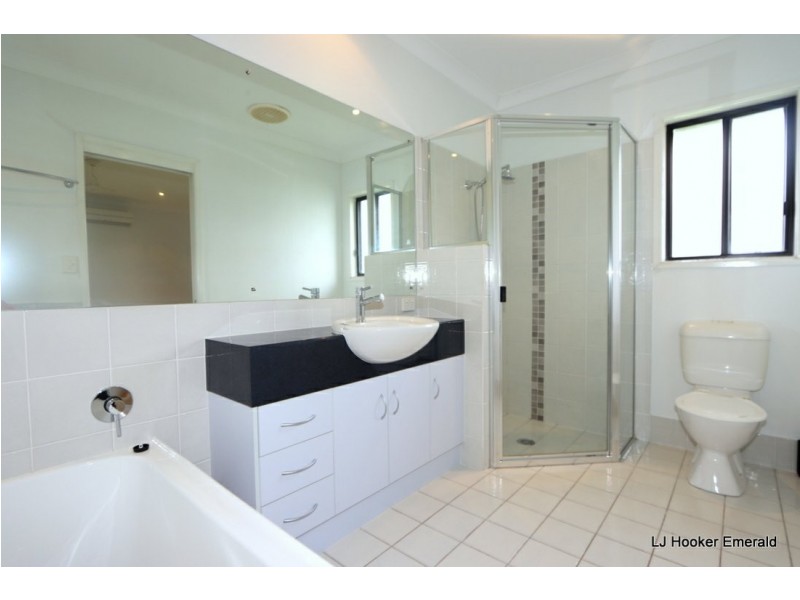 16 Rogers Street, Emerald QLD 4720