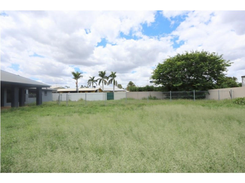 16 Rogers Street, Emerald QLD 4720